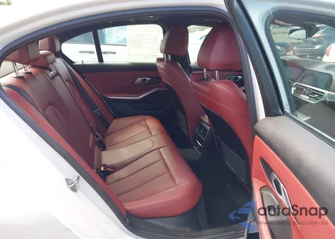 2022 BMW 330I xDrive z USA, uszkodzony, nr VIN 3MW5R7J00N8C29890